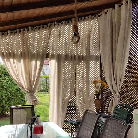 Lovely Cottage Home Velence Esterno foto