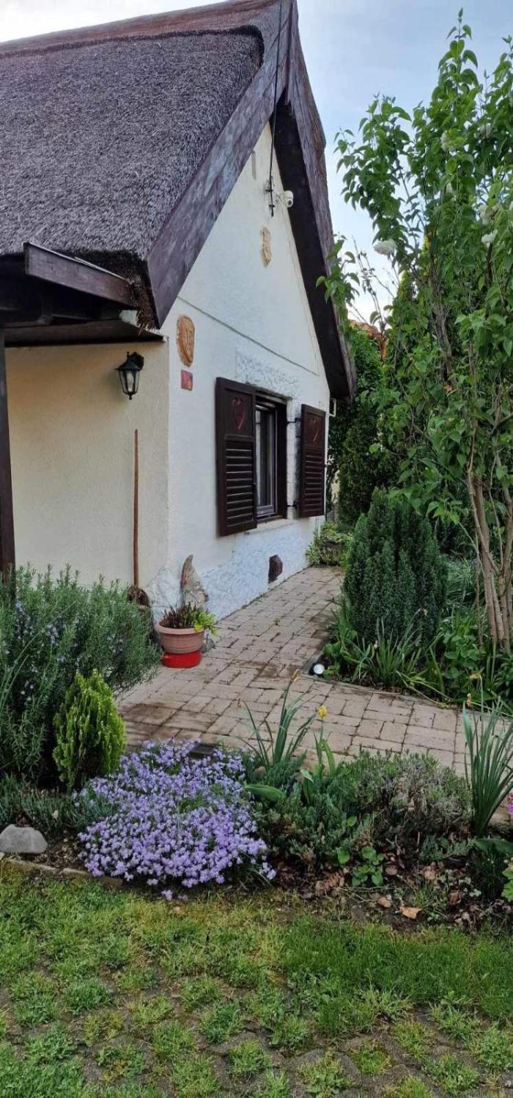 Lovely Cottage Home Velence Esterno foto